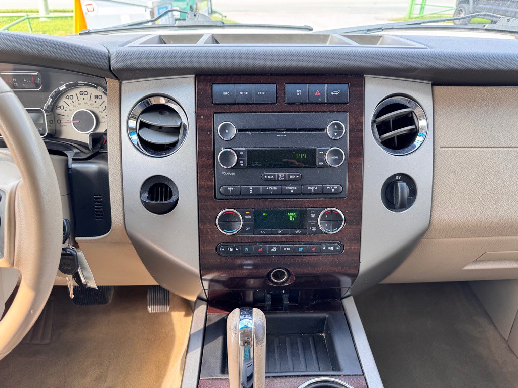2014 Ford Expedition Image 25