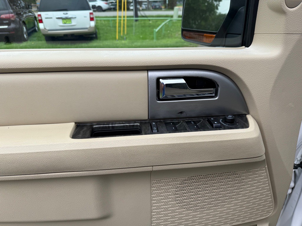 2017 Ford Expedition Image 9