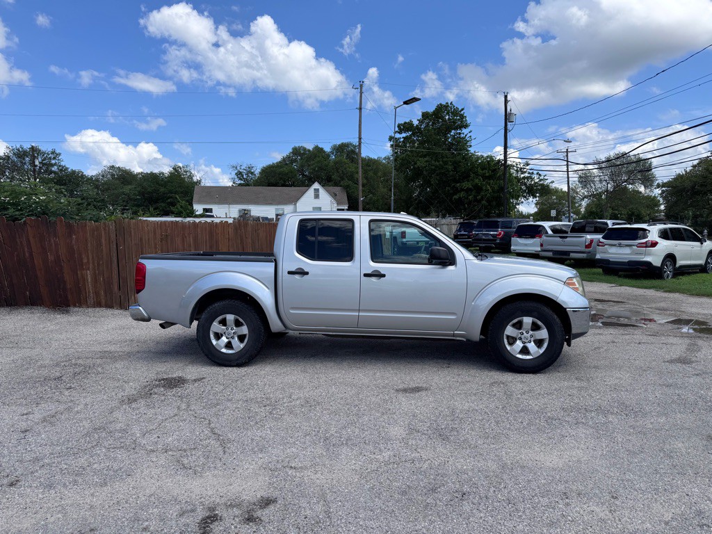 2011 Nissan Frontier Image 3
