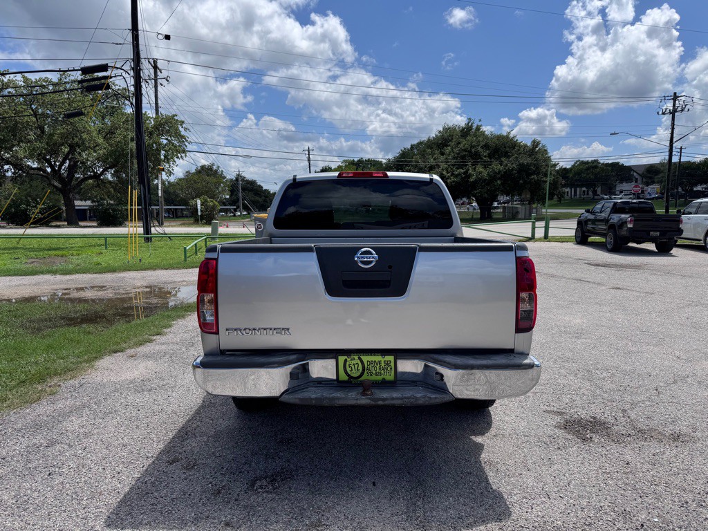 2011 Nissan Frontier Image 5