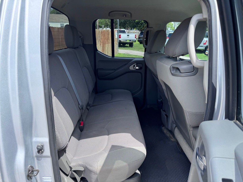 2011 Nissan Frontier Image 15