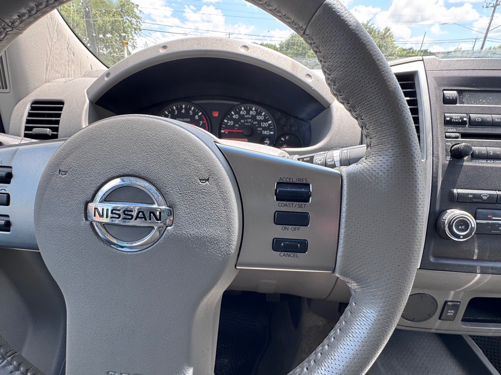 2011 Nissan Frontier Image 21