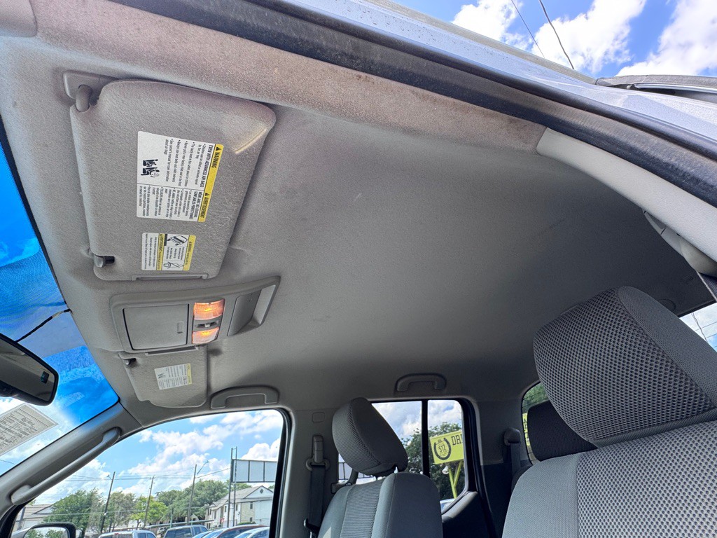 2011 Nissan Frontier Image 23