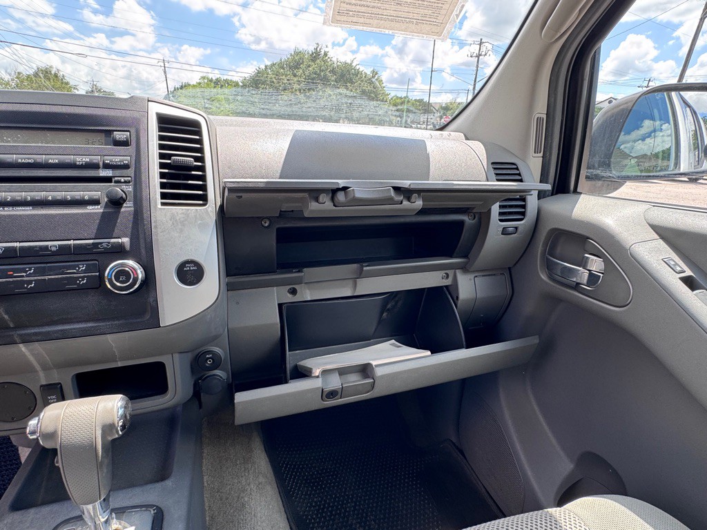 2011 Nissan Frontier Image 26