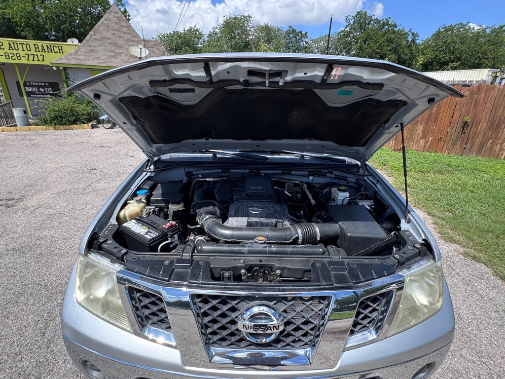 2011 Nissan Frontier Image 28