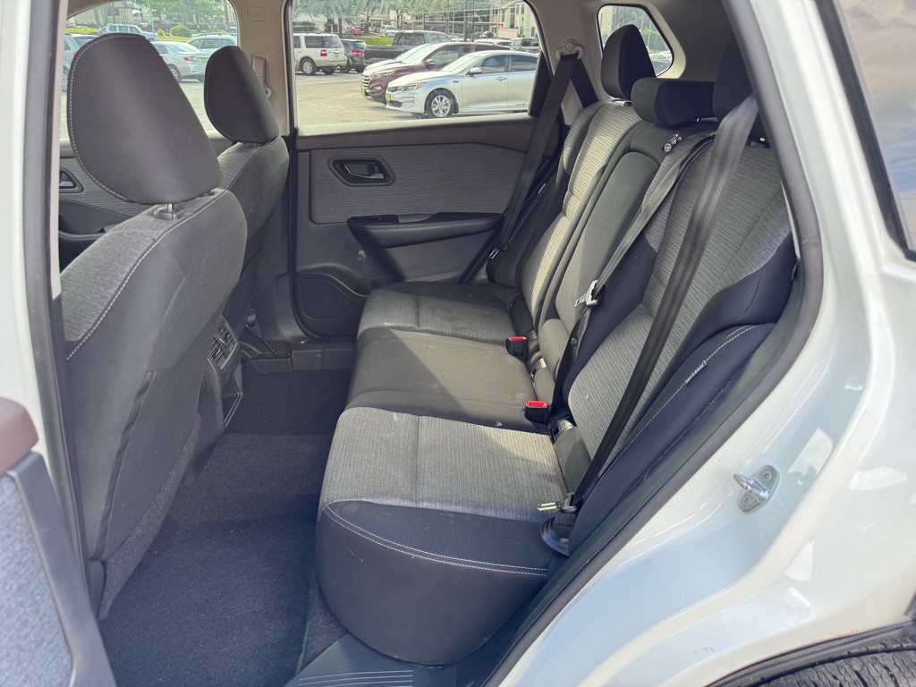 2022 Nissan Rogue Image 13