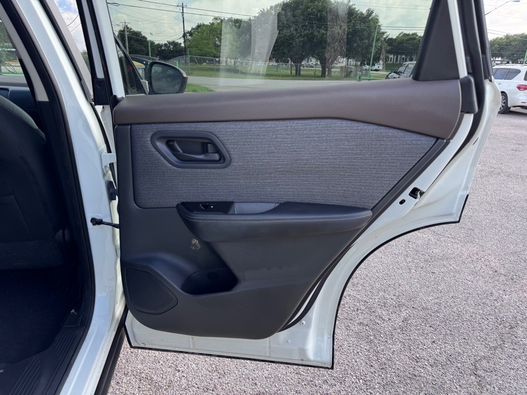 2022 Nissan Rogue Image 14