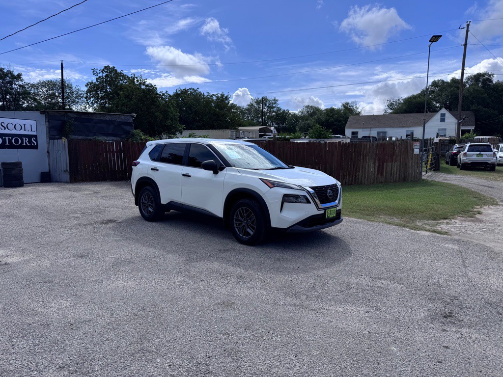 2022 Nissan Rogue Image 1