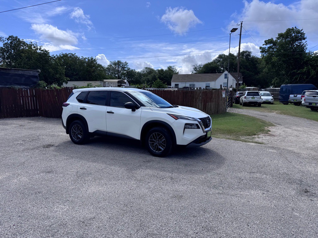 2022 Nissan Rogue Image 2