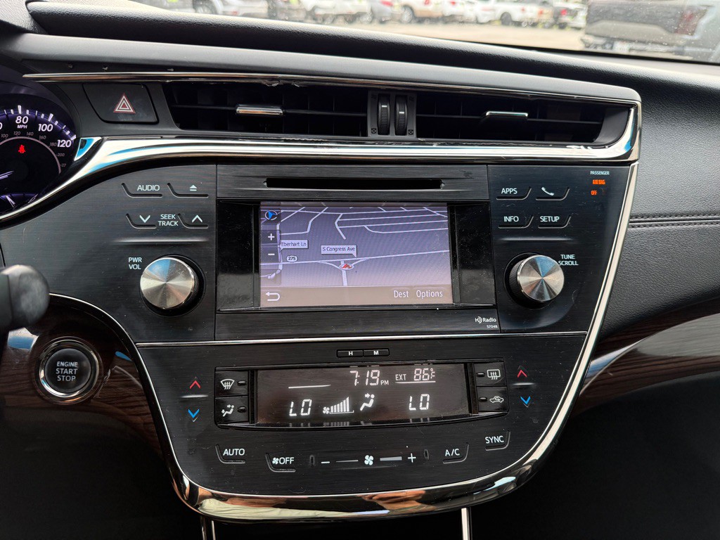 2013 Toyota Avalon Image 15