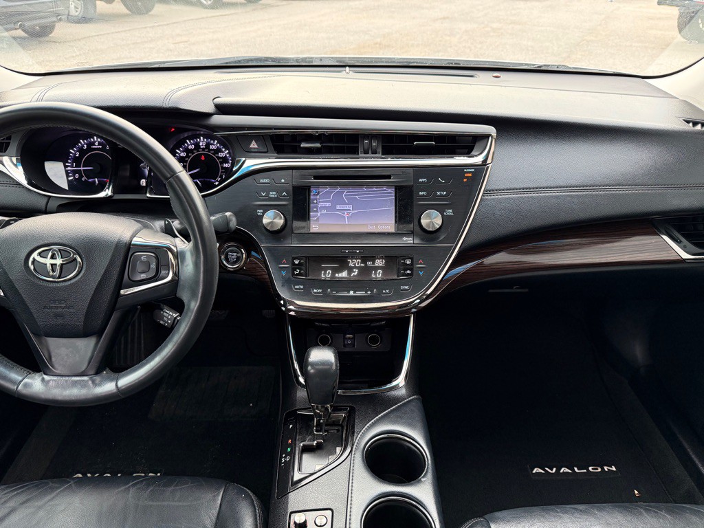 2013 Toyota Avalon Image 16