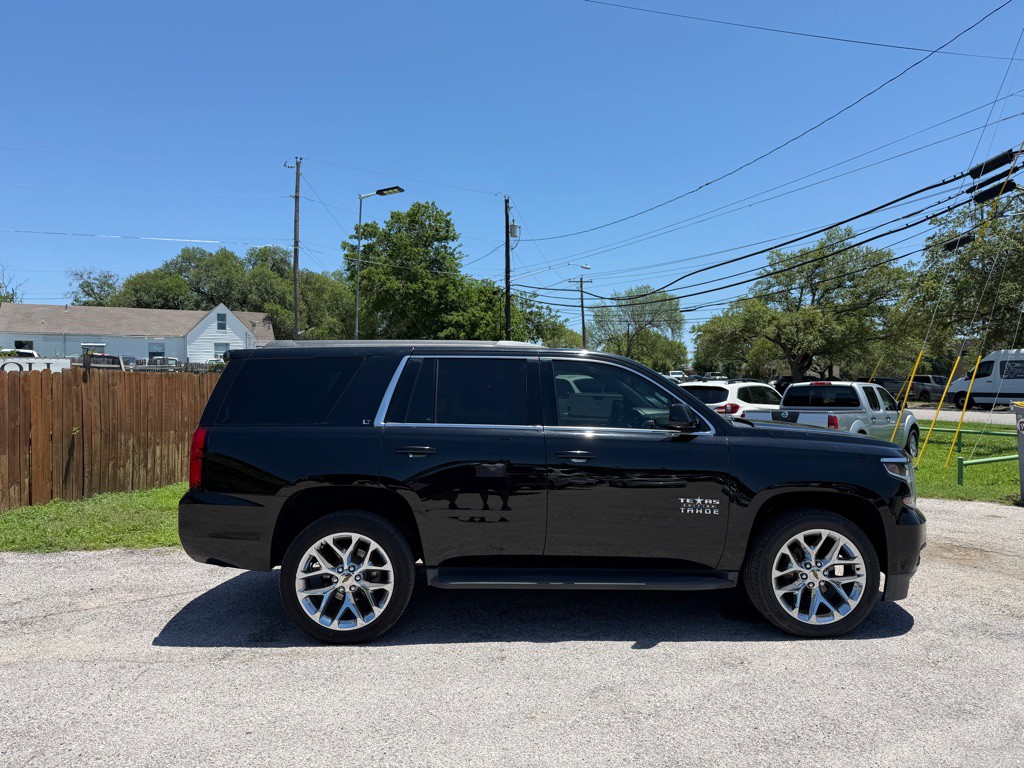 2017 Chevrolet Tahoe Image 2