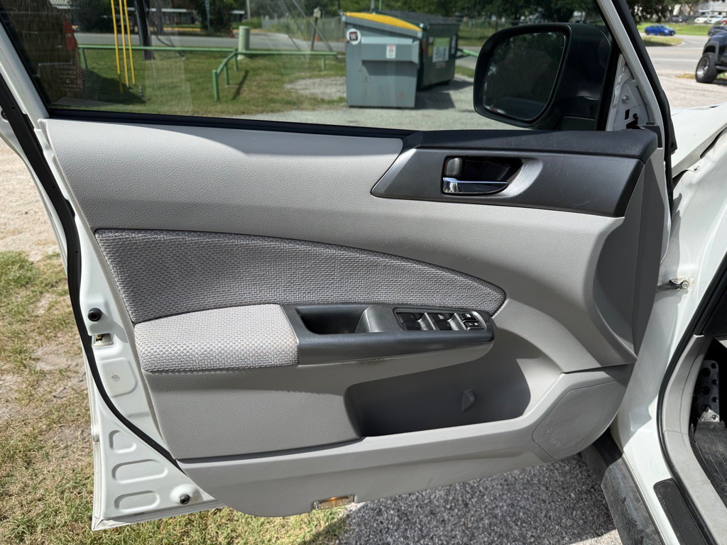 2011 Subaru Forester Image 8