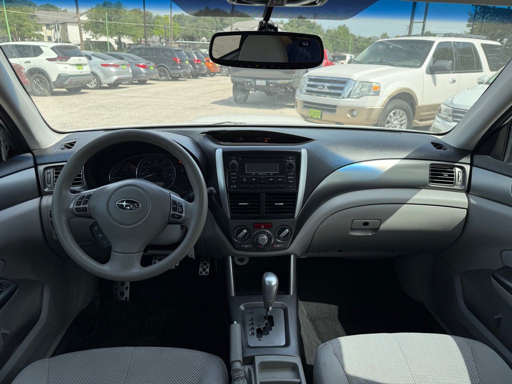 2011 Subaru Forester Image 16