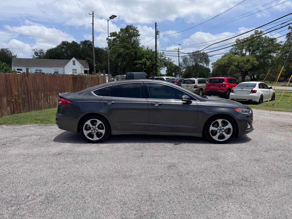 2019 Ford Fusion Image 3
