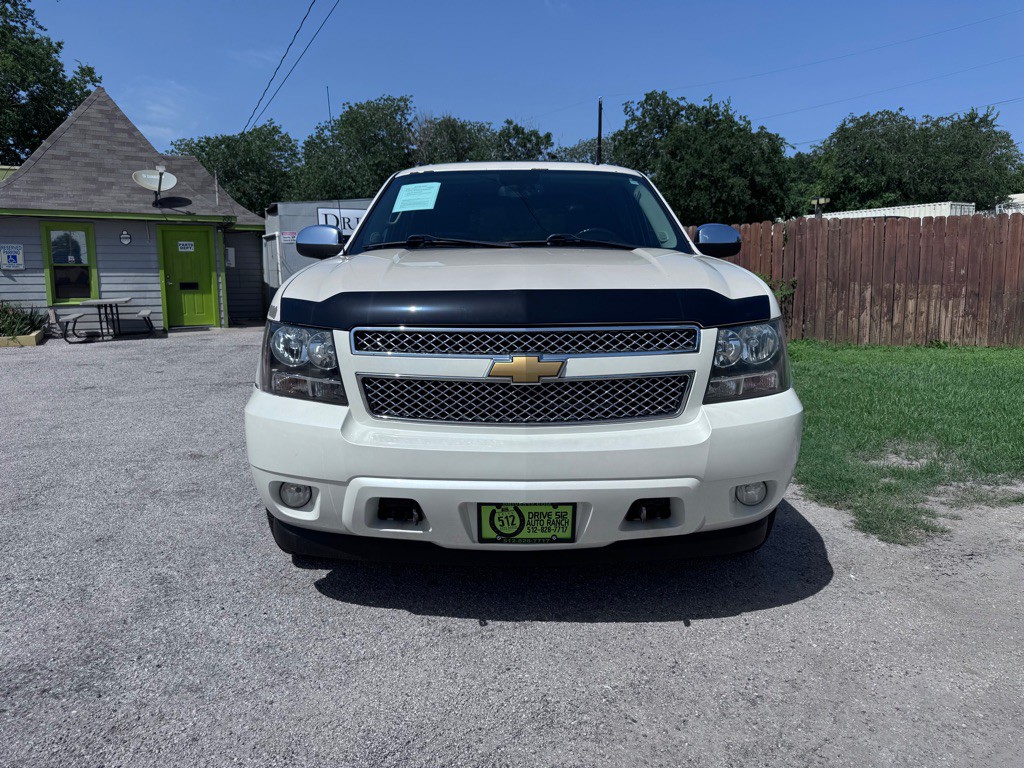 2011 Chevrolet Avalanche Image 9