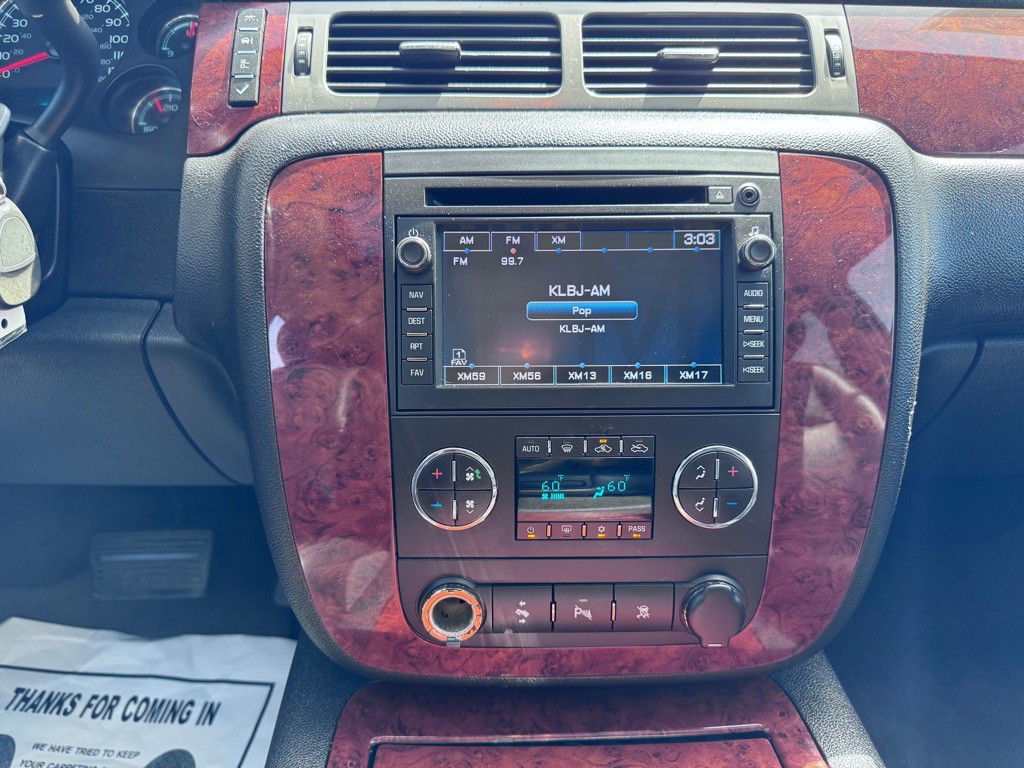 2011 Chevrolet Avalanche Image 22