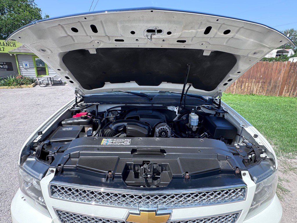 2011 Chevrolet Avalanche Image 30