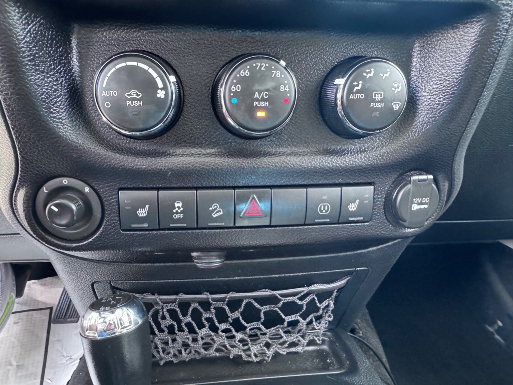 2015 Jeep Wrangler Unlimited Image 24