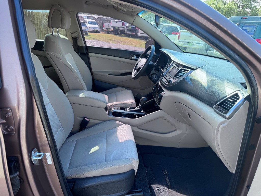 2016 Hyundai Tucson Image 17