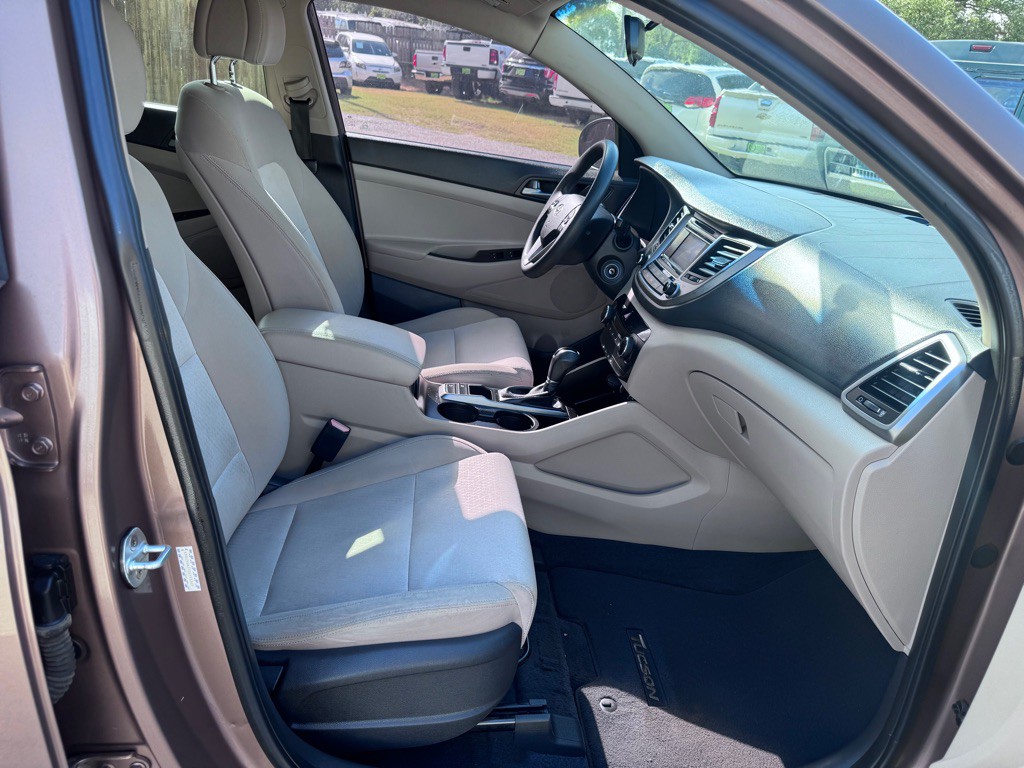 2016 Hyundai Tucson Image 18