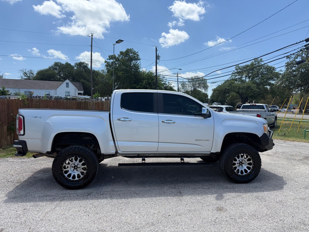 2017 GMC Canyon Image 2