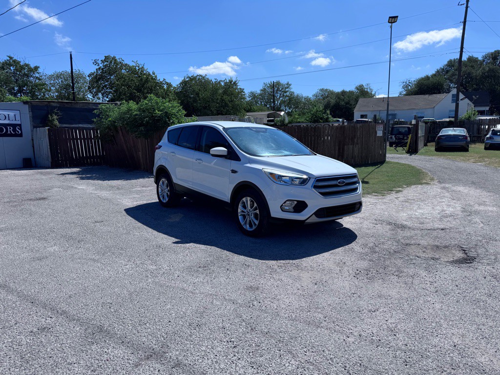 2019 Ford Escape Image 1