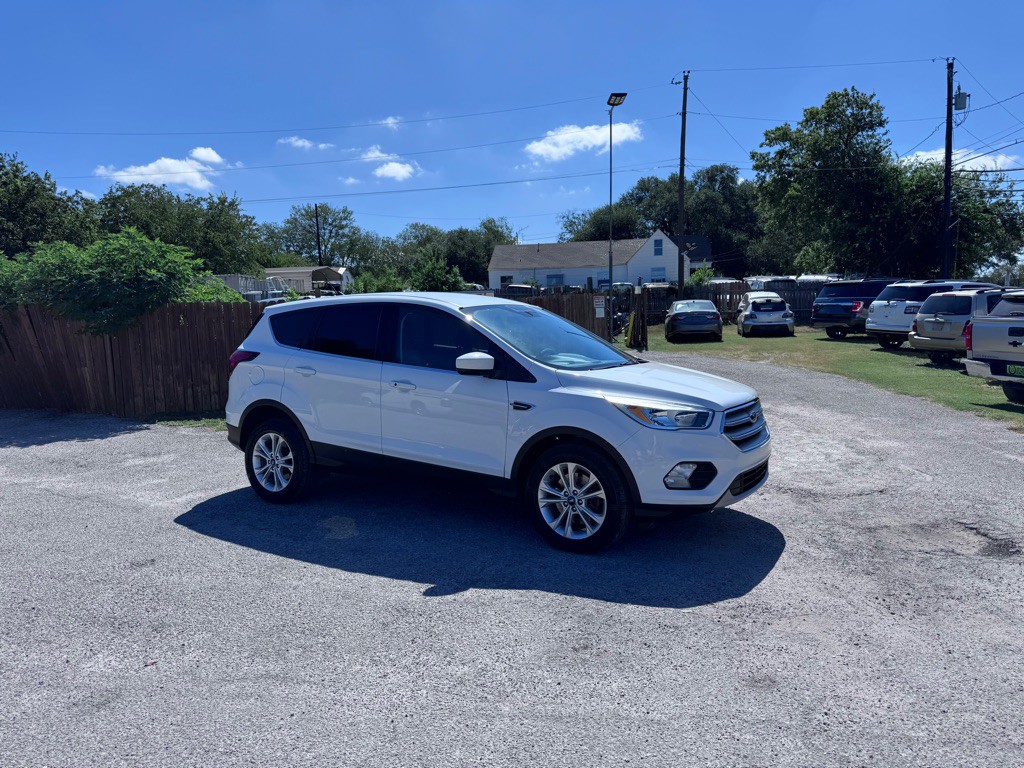 2019 Ford Escape Image 2