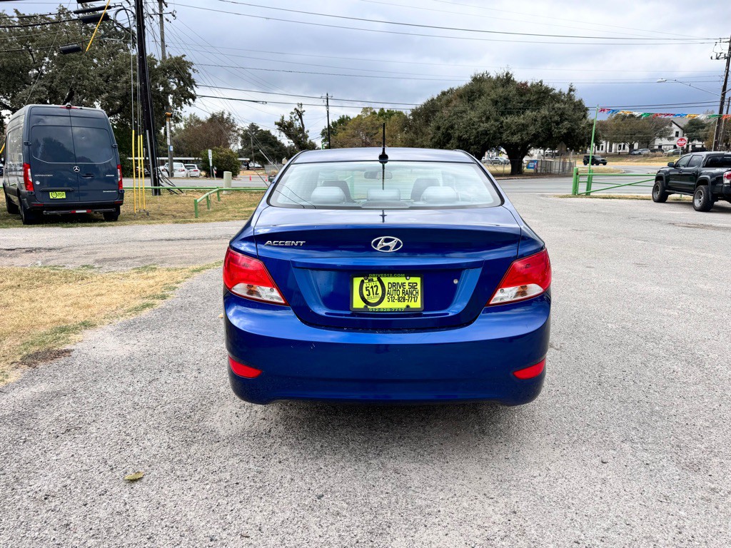 2017 Hyundai Accent Image 5