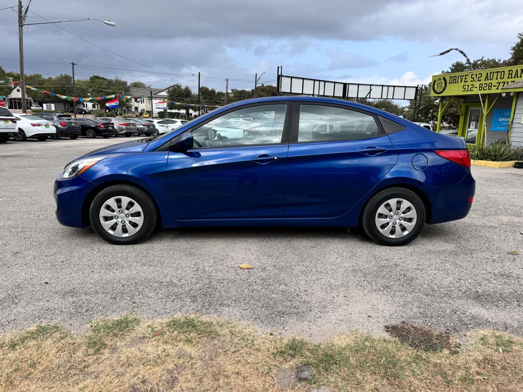 2017 Hyundai Accent Image 7