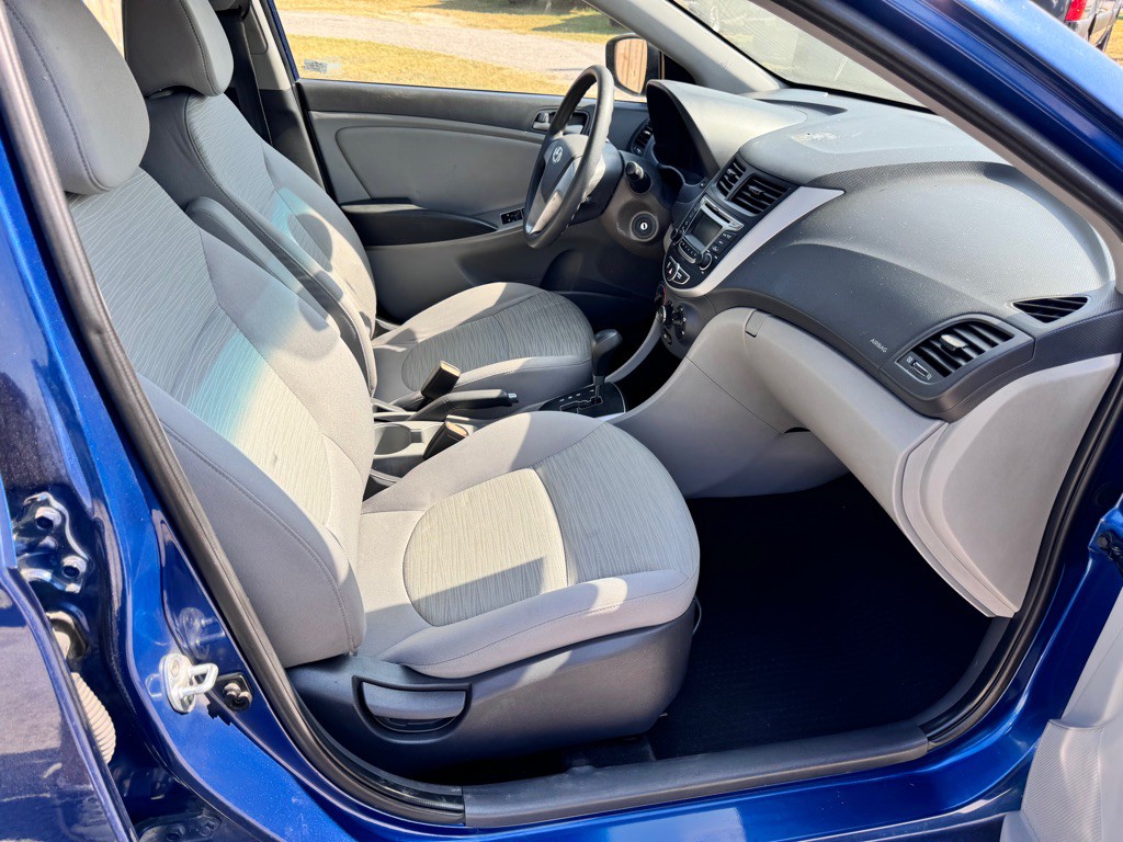 2017 Hyundai Accent Image 17