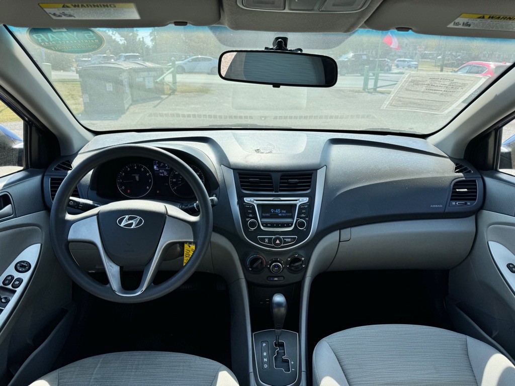 2017 Hyundai Accent Image 18