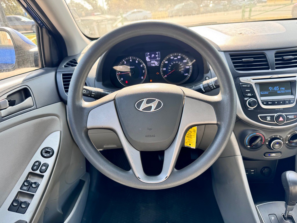 2017 Hyundai Accent Image 19