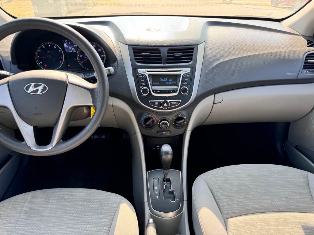2017 Hyundai Accent Image 20
