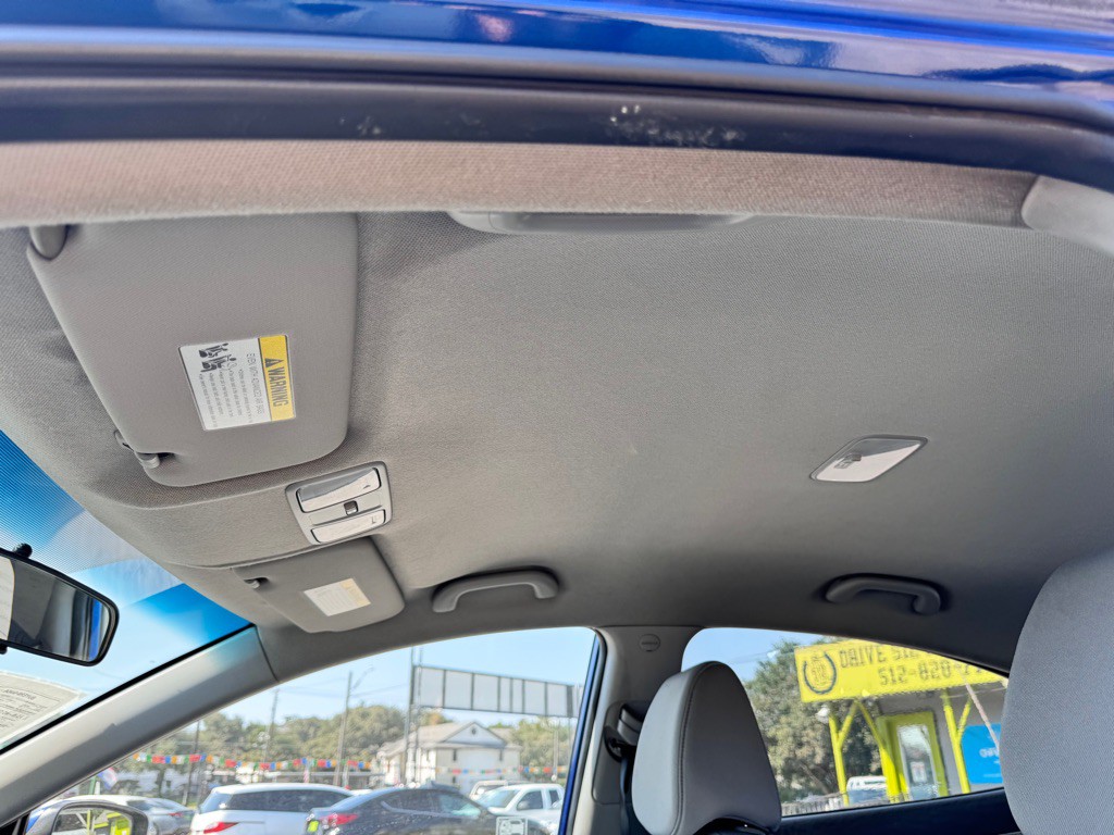2017 Hyundai Accent Image 21