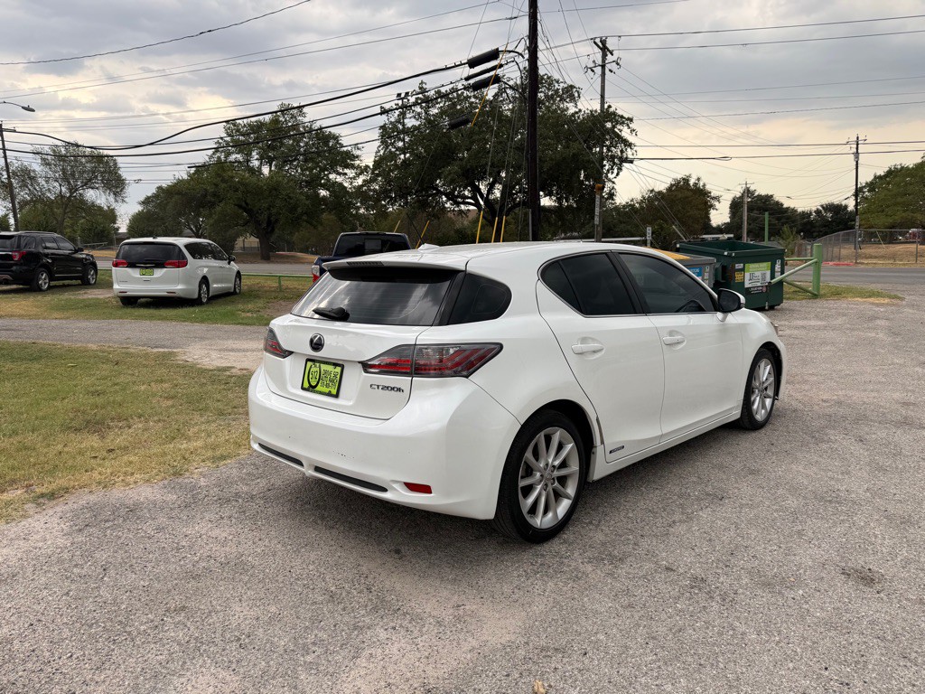 2011 Lexus CT Image 3