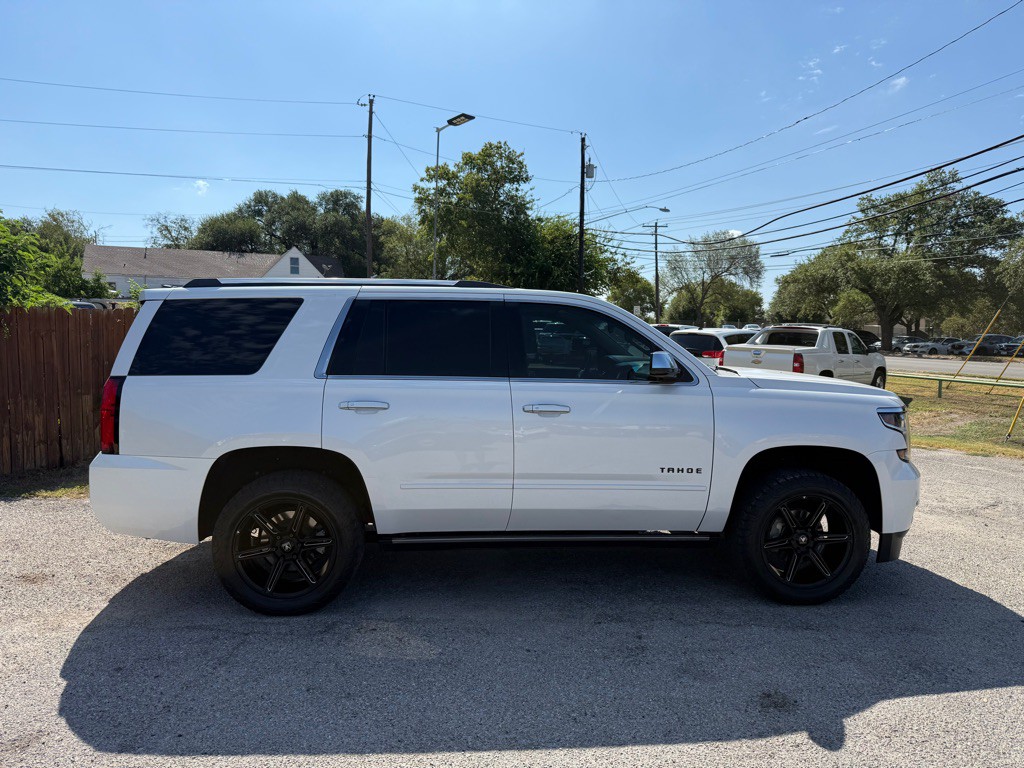 2017 Chevrolet Tahoe Image 2