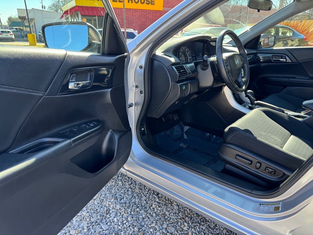 2013 Honda Accord Image 9