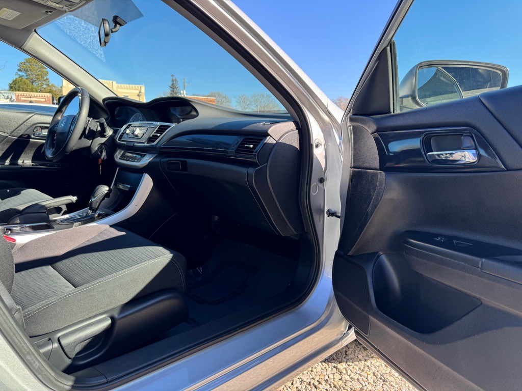 2013 Honda Accord Image 18