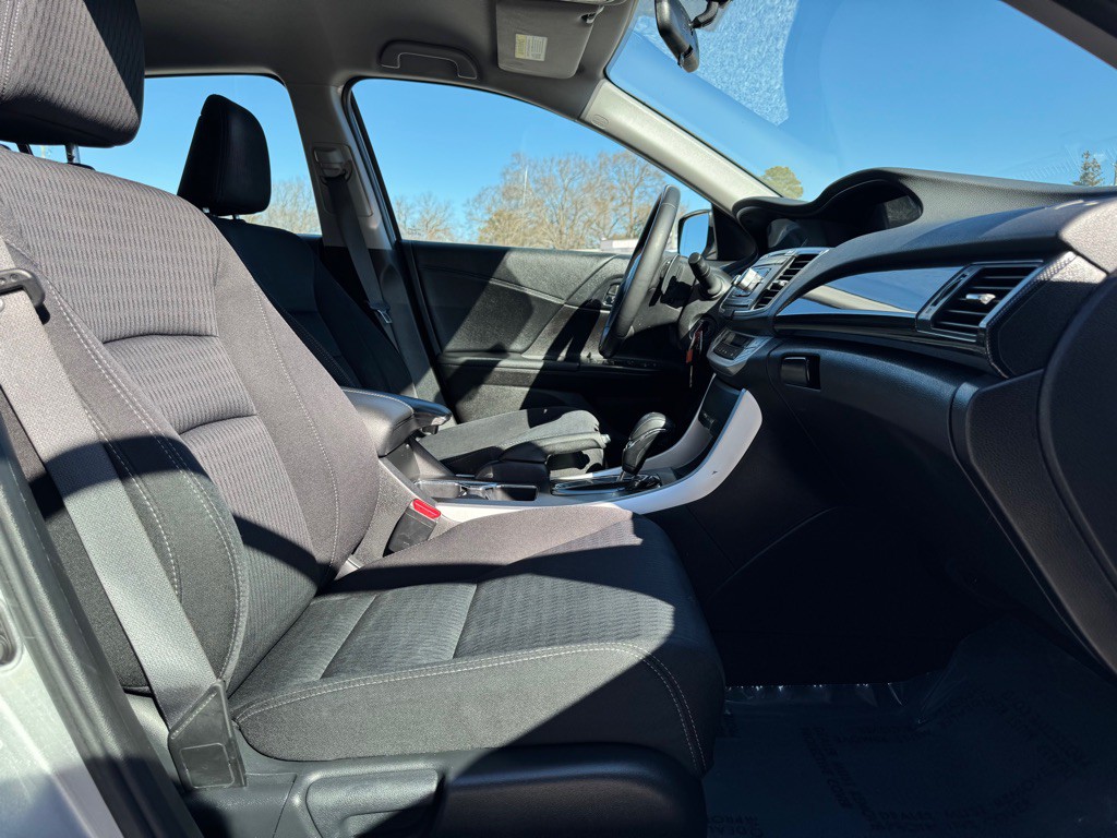 2013 Honda Accord Image 19