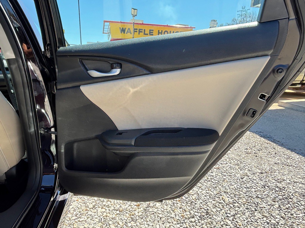 2016 Honda Civic Image 25