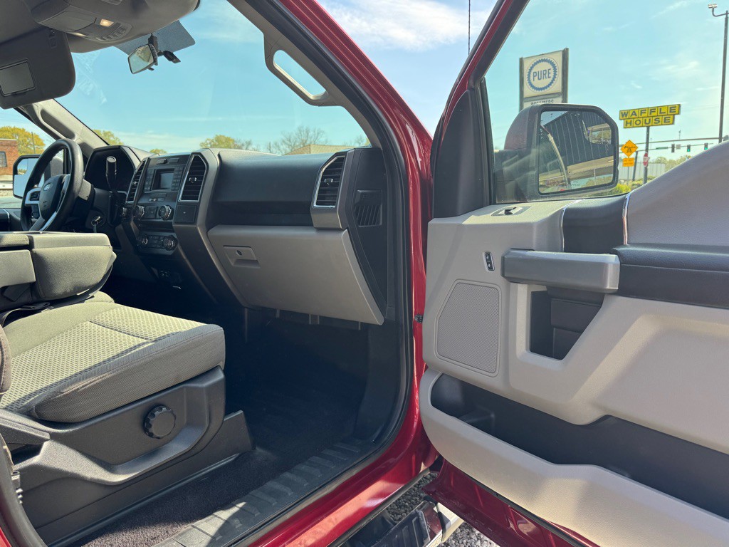 2015 Ford F-150 Image 24