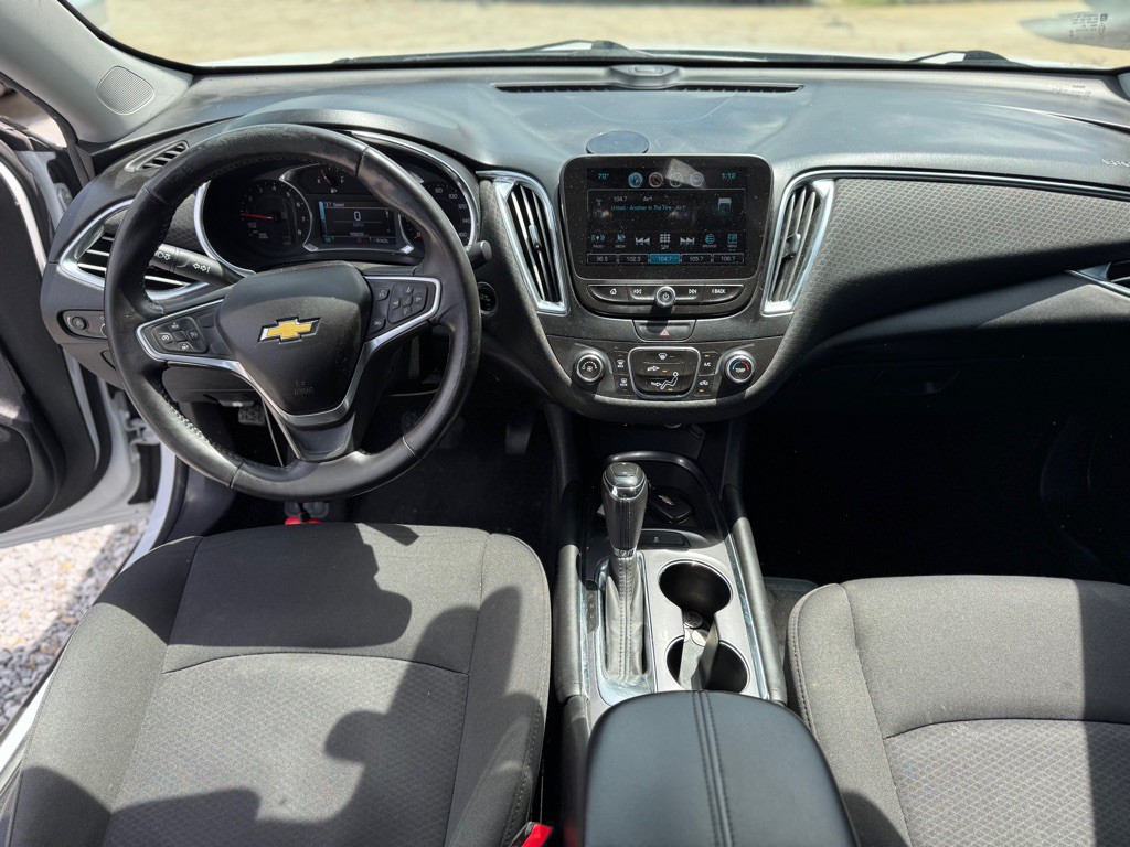 2018 Chevrolet Malibu Image 9