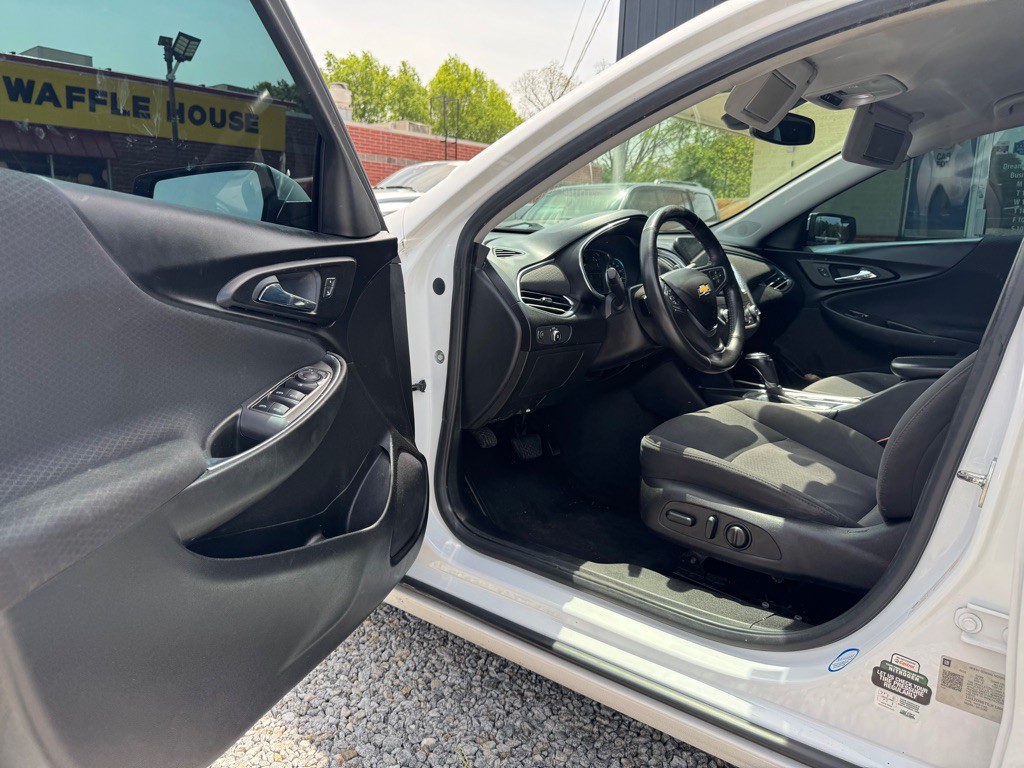 2018 Chevrolet Malibu Image 10