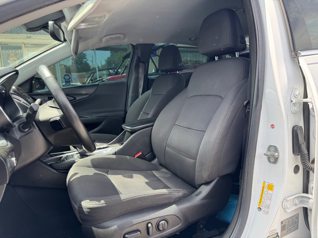 2018 Chevrolet Malibu Image 12