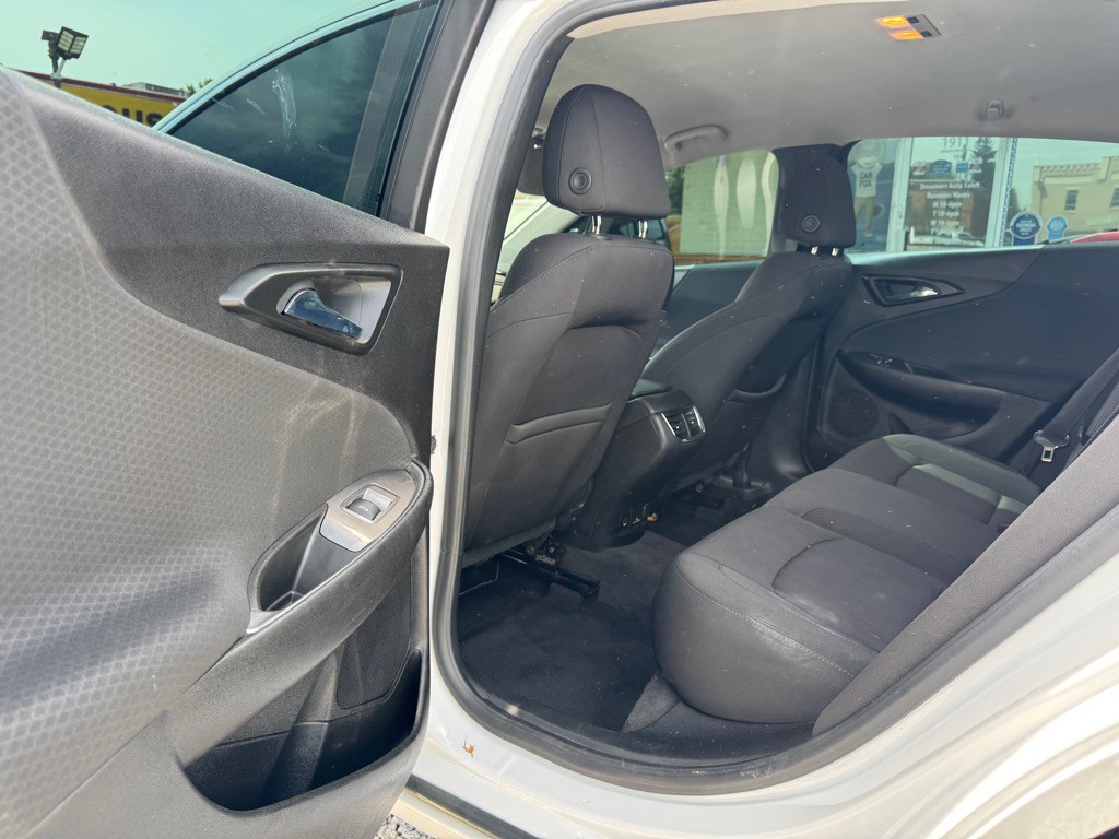 2018 Chevrolet Malibu Image 13