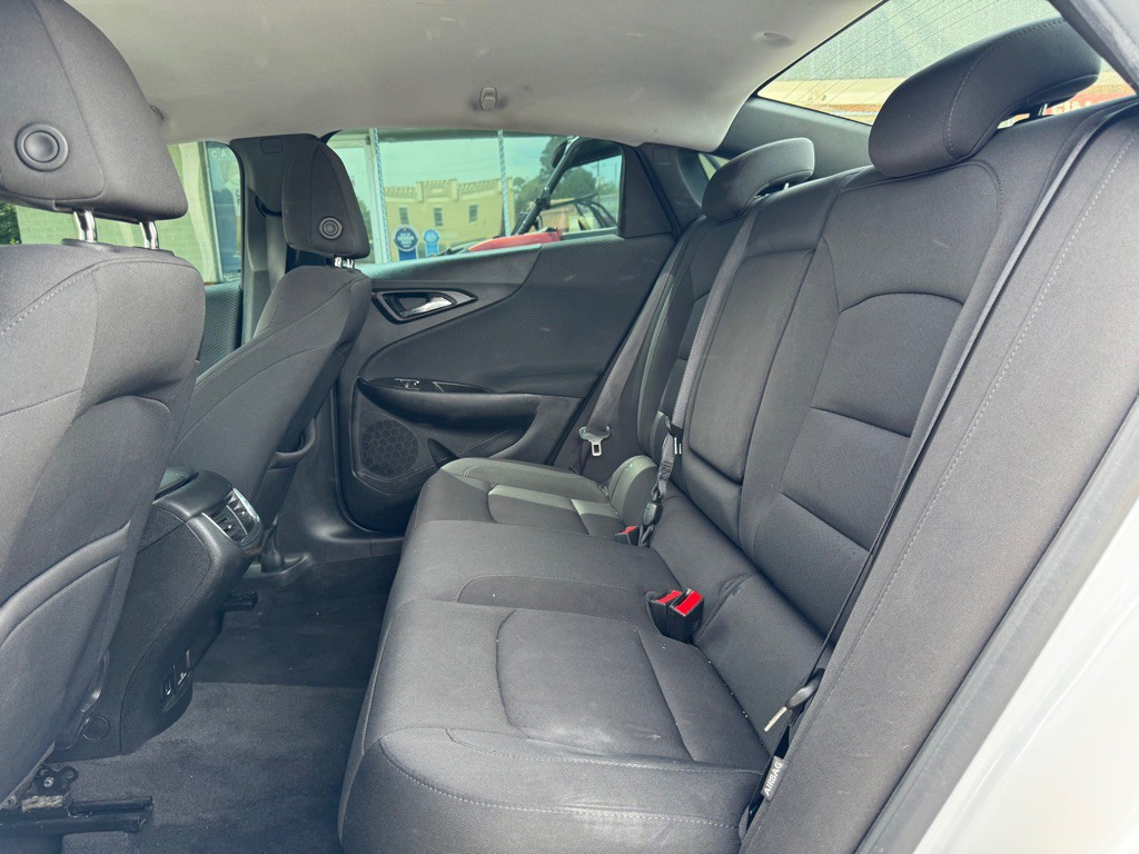 2018 Chevrolet Malibu Image 14