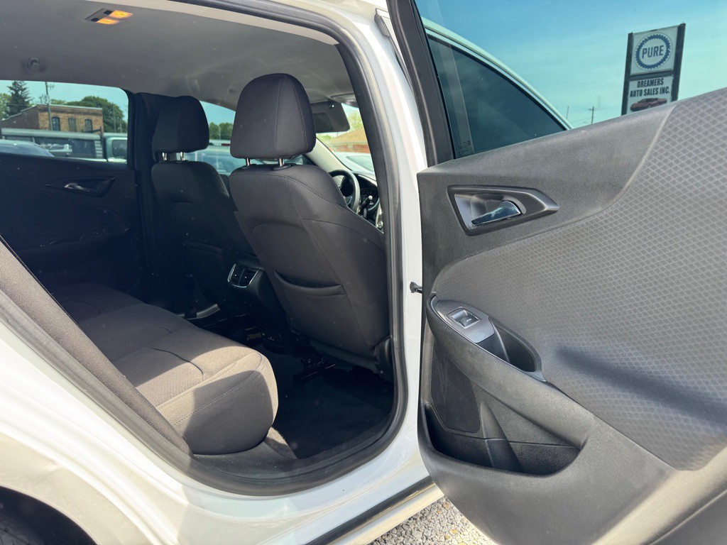 2018 Chevrolet Malibu Image 15