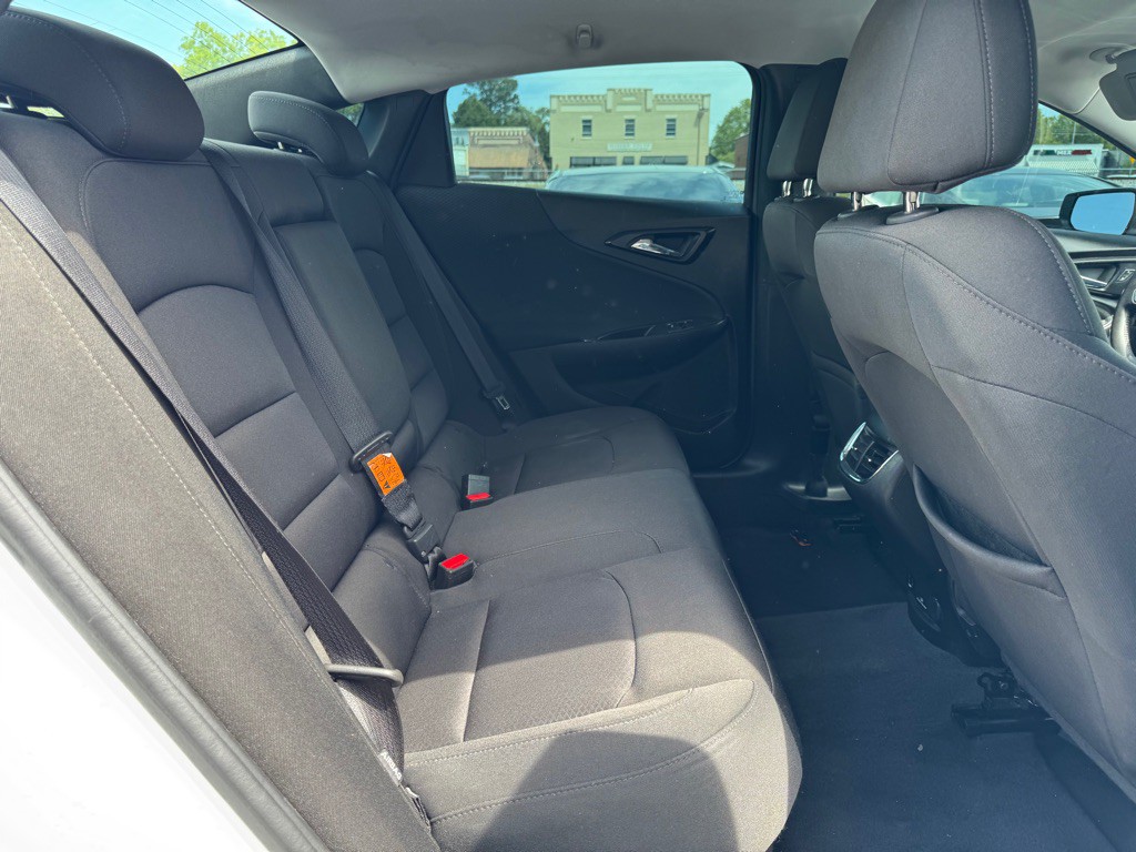 2018 Chevrolet Malibu Image 16