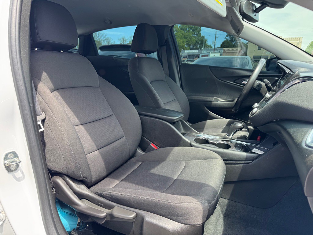 2018 Chevrolet Malibu Image 19